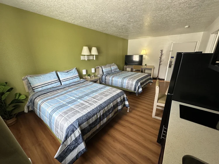 King or Queen Suites